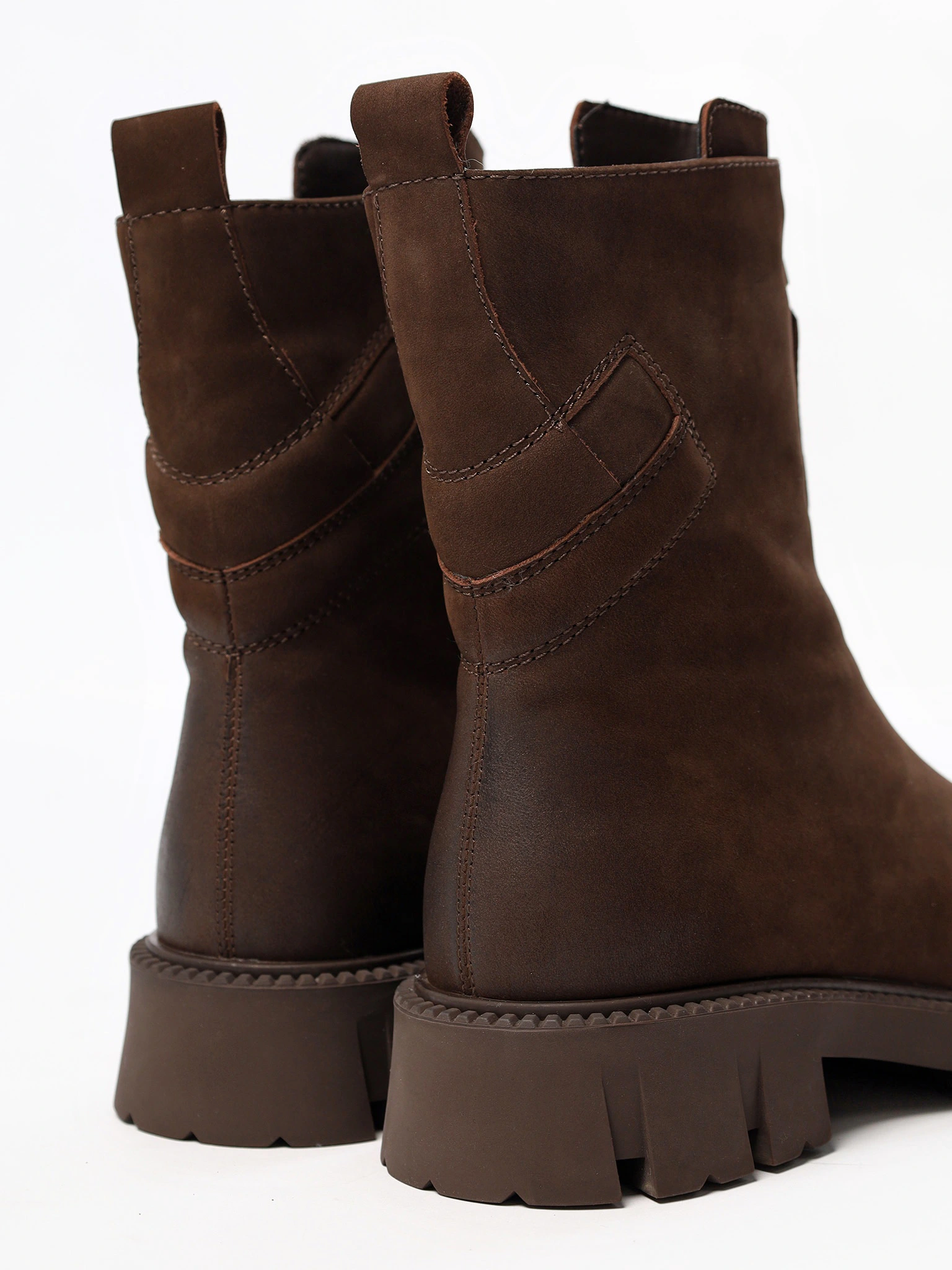 Ботинки коричневого цвета с декоративной молнией спереди